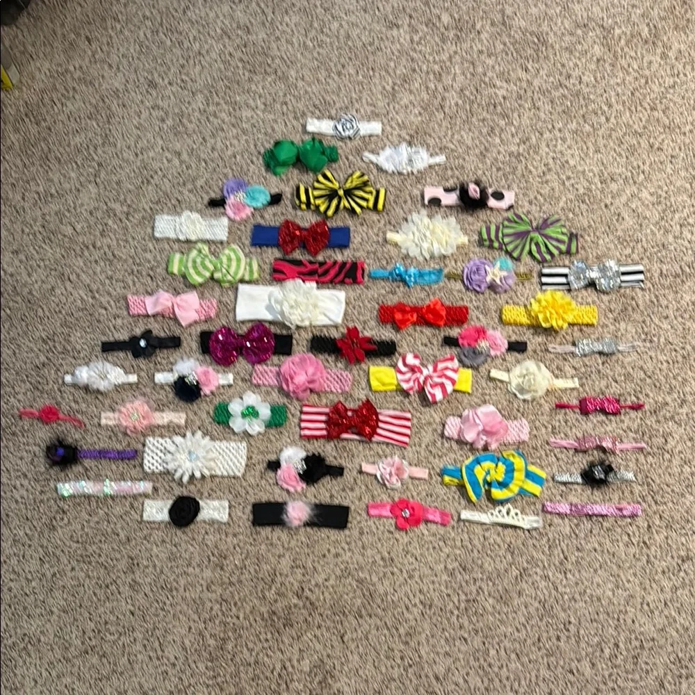 Lot/bundle of baby/girls headbands I believe I counted 48 large variety